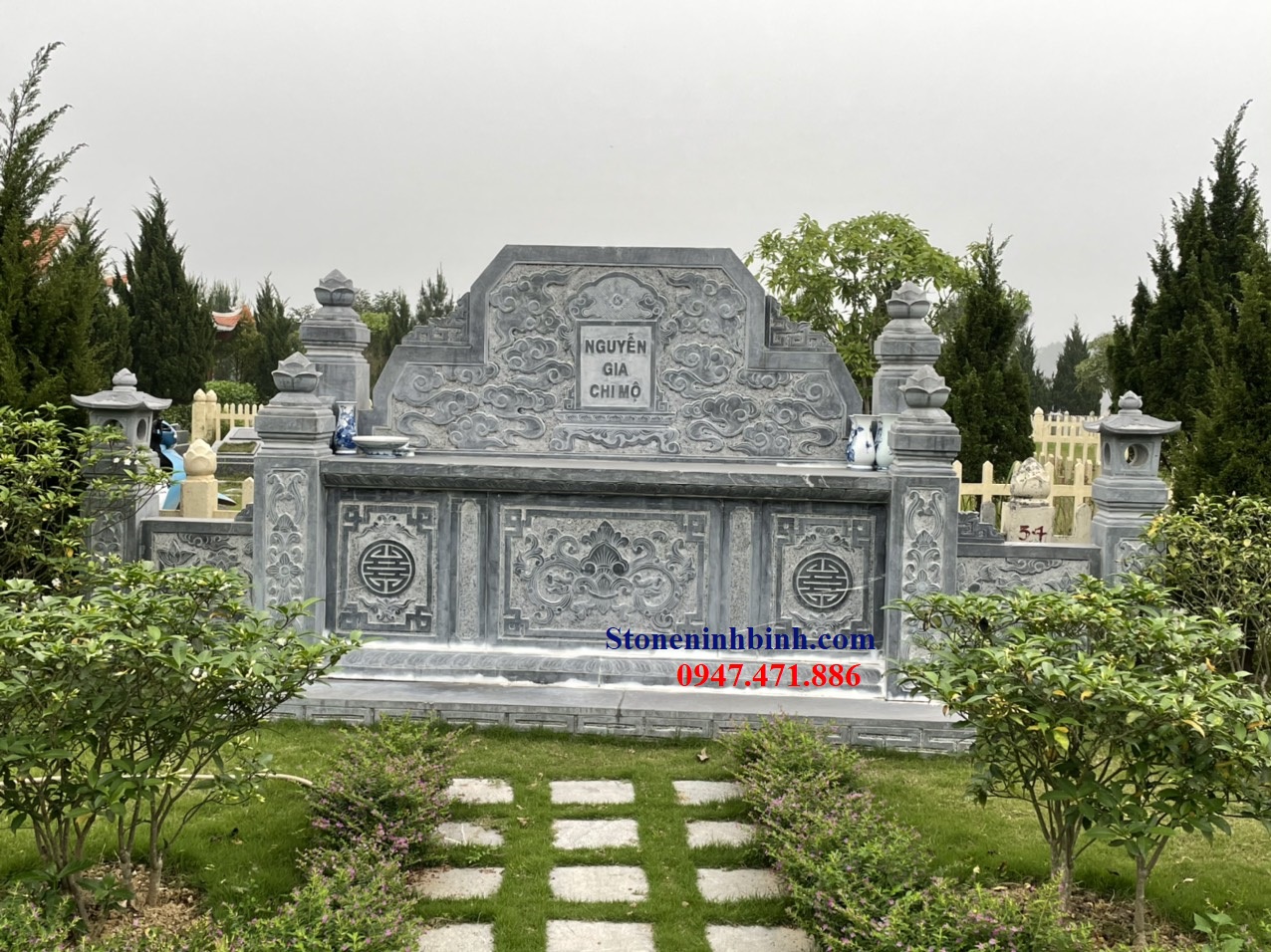 Mẫu khu lăng mộ đá của gia chủ ở Văn Chấn, Yên Bái