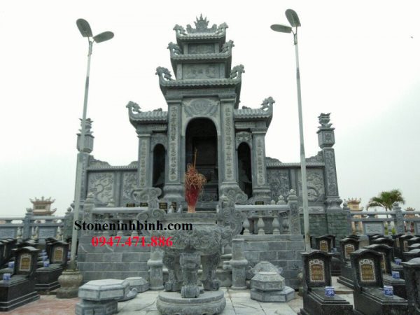 Mẫu lăng thờ đá của gia chủ ở Hàm Yên, Tuyên Quang