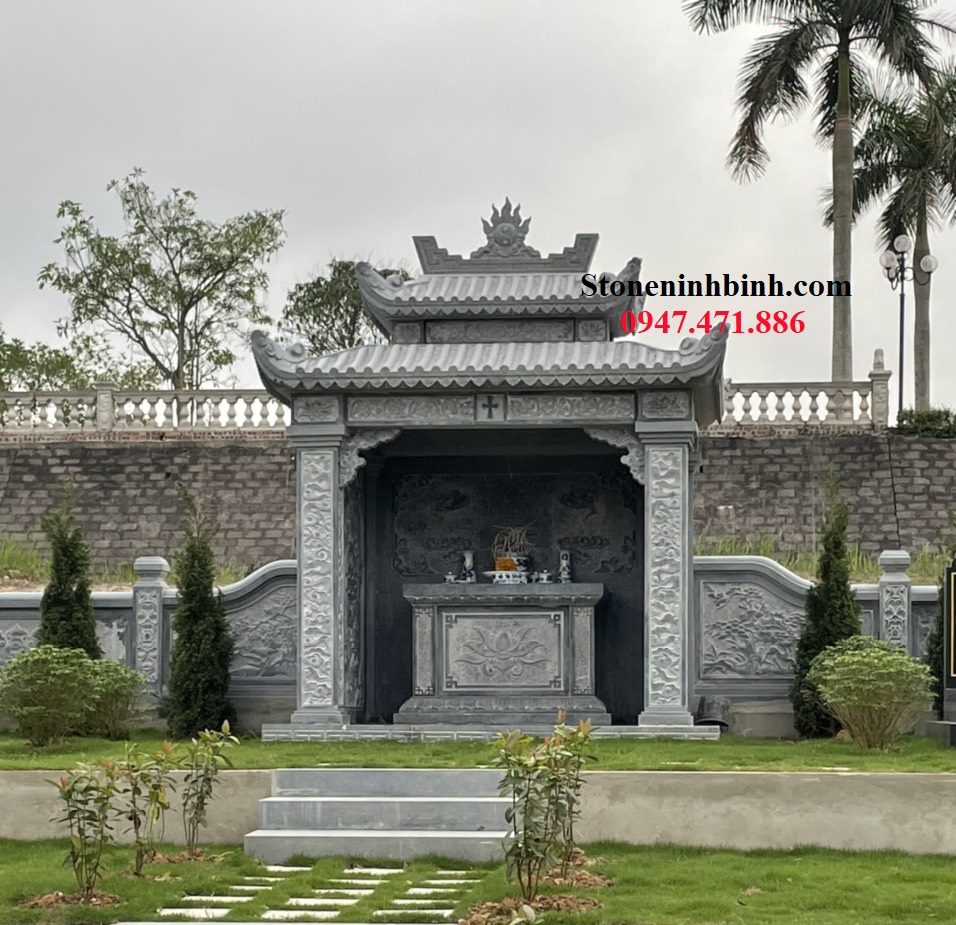 Mẫu lăng thờ đá của gia chủ ở Quang Bình, Hà Giang