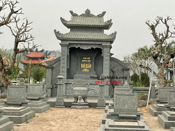 Mẫu lăng thờ đá của gia chủ ở Yên Thế, Bắc Giang