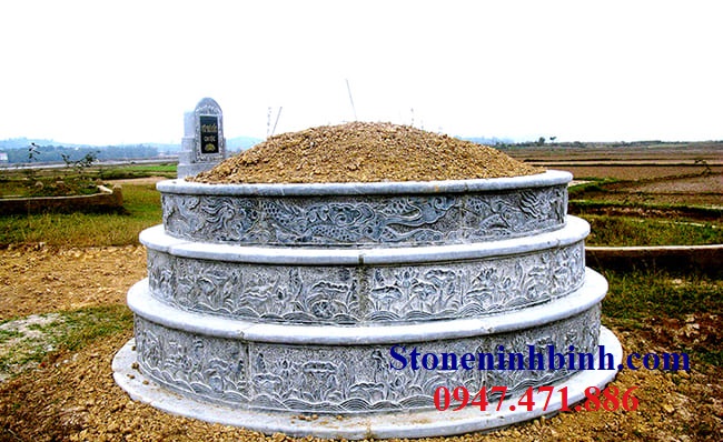 Mẫu mộ đá tròn của gia chủ ở Hải Hậu, Nam Định