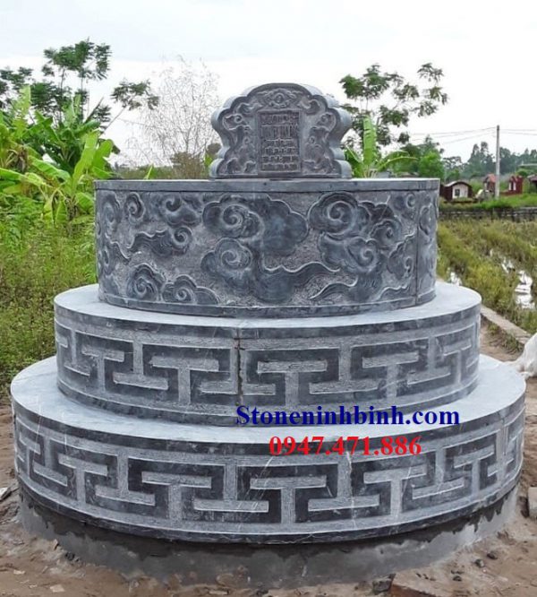 Mẫu mộ đá tròn của gia chủ ở Phù Cừ, Hưng Yên