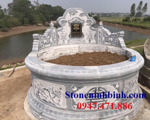Mẫu mộ đá tròn của gia chủ ở Yên Thế, Bắc Giang